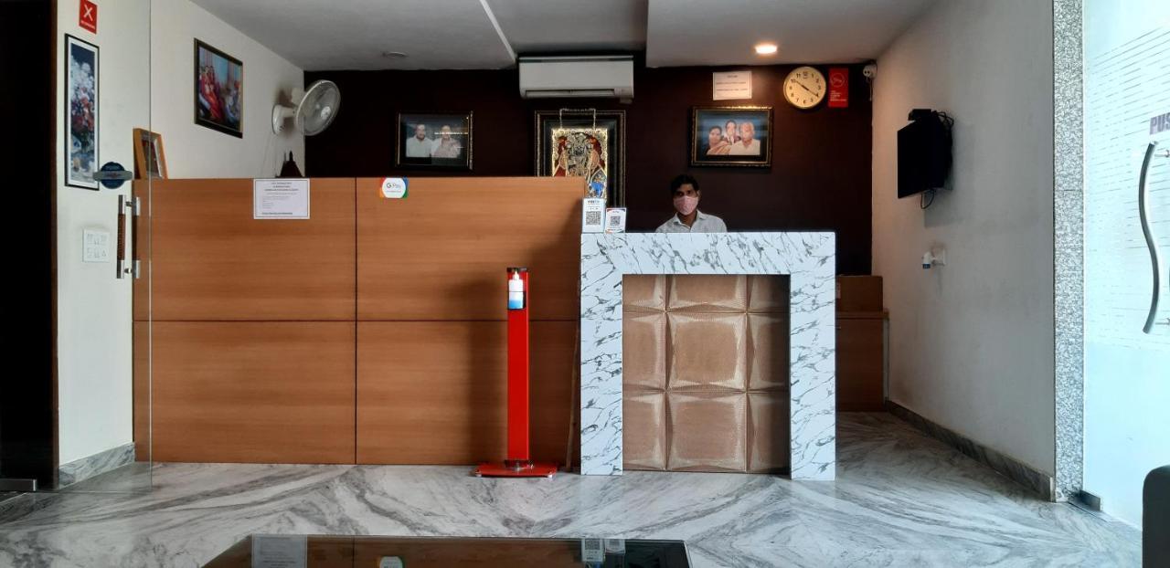 Hotel Sar Kamla Dham Skd Vrindavan Fully Vaccinated Staff מראה חיצוני תמונה