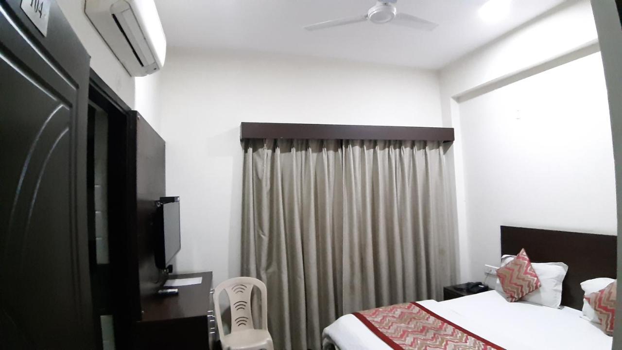 Hotel Sar Kamla Dham Skd Vrindavan Fully Vaccinated Staff מראה חיצוני תמונה