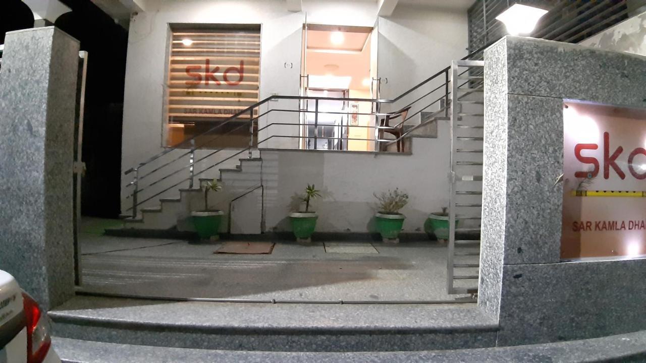 Hotel Sar Kamla Dham Skd Vrindavan Fully Vaccinated Staff מראה חיצוני תמונה