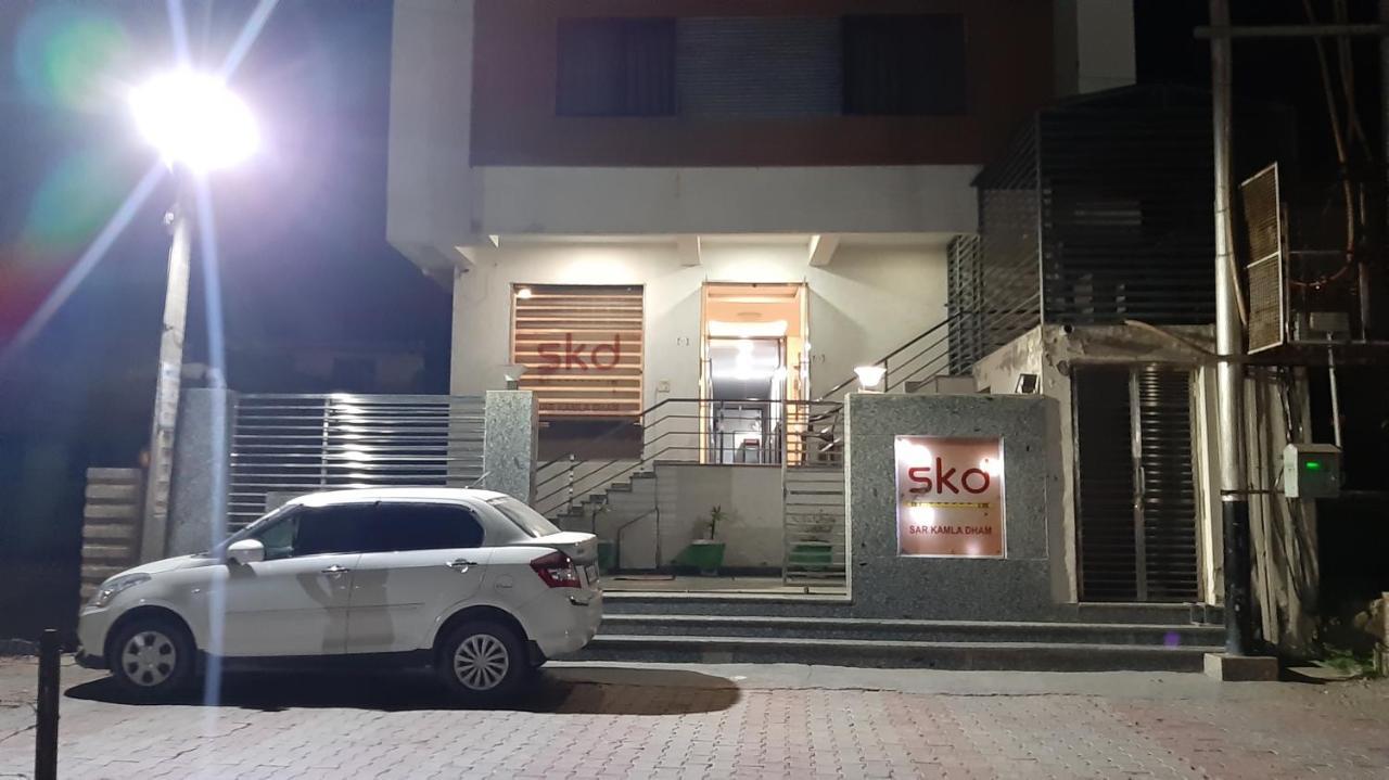 Hotel Sar Kamla Dham Skd Vrindavan Fully Vaccinated Staff מראה חיצוני תמונה