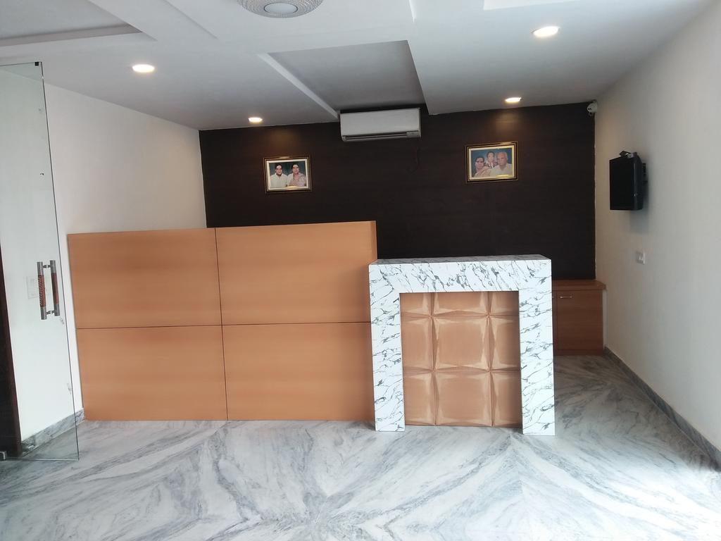 Hotel Sar Kamla Dham Skd Vrindavan Fully Vaccinated Staff מראה חיצוני תמונה