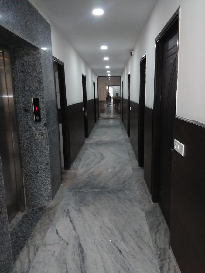 Hotel Sar Kamla Dham Skd Vrindavan Fully Vaccinated Staff מראה חיצוני תמונה