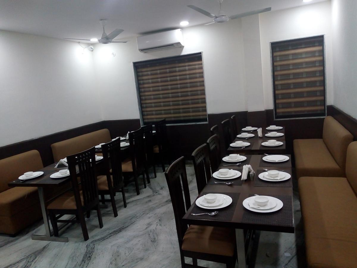 Hotel Sar Kamla Dham Skd Vrindavan Fully Vaccinated Staff מראה חיצוני תמונה