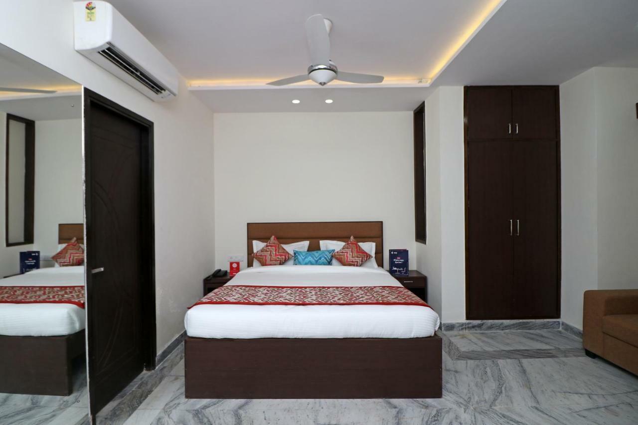 Hotel Sar Kamla Dham Skd Vrindavan Fully Vaccinated Staff מראה חיצוני תמונה