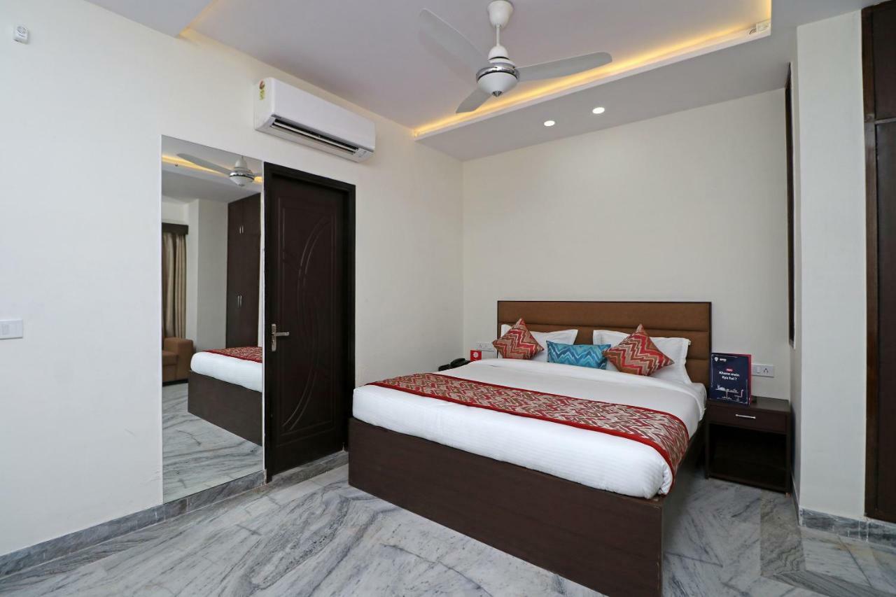 Hotel Sar Kamla Dham Skd Vrindavan Fully Vaccinated Staff מראה חיצוני תמונה