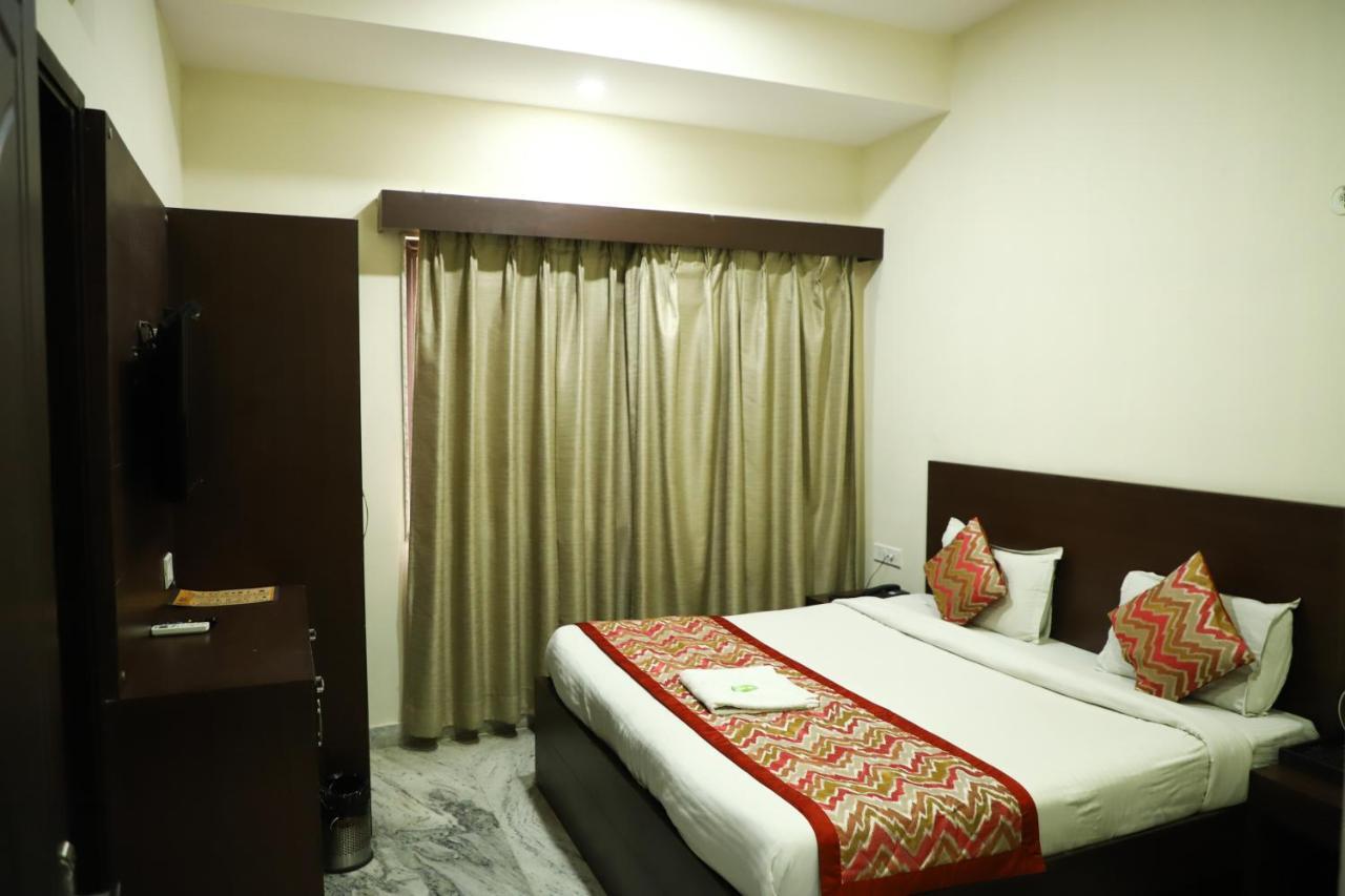 Hotel Sar Kamla Dham Skd Vrindavan Fully Vaccinated Staff מראה חיצוני תמונה